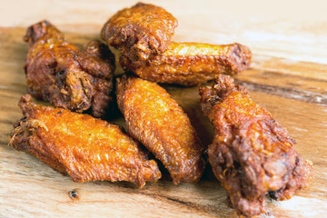 fried chicken wings with sauce