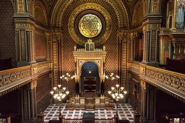 Interior of Spanish synagogue in Prague, Czech Republic - obrazy, fototapety, plakaty