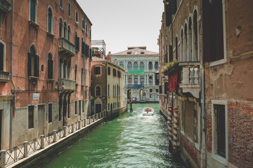 Fototapeta na wymiar italy venezia canal bridge travel