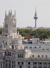 Fototapeta na wymiar Madrid cityscape with some emblematic buildings