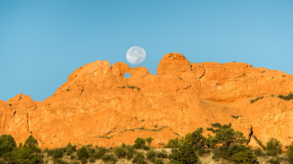 Kissing Camels,harvest Moon, Garden Of The Gods, CO