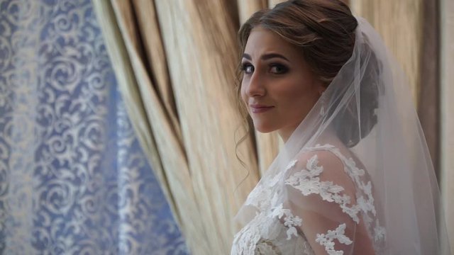 Close-up of a bride in a veil