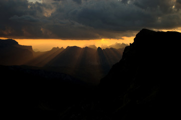 Raggi del tramonto sulle Dolomiti