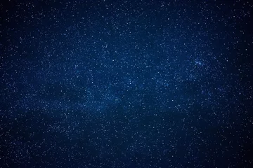 Foto op Aluminium Blauwe donkere nachtelijke hemel met veel sterren © Pavlo Vakhrushev