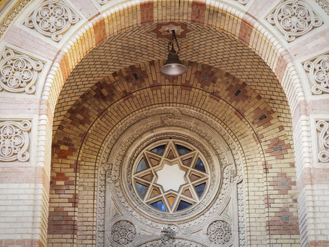 A Star of David above the entrance to the synagogue