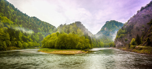 wiosenny poranek w Pieninach © Janusz Lipiński