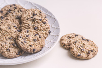 Plato de galletas de chocolate 