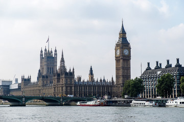 London - Bootsfahrt nach Greenwich vorbei am Houses of Parliament