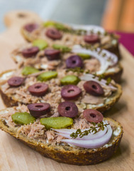 Sandwich with tuna and pickles