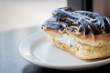 chocolate eclair 