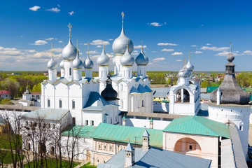Obraz premium Assumption Cathedral and church of the Resurrection in Rostov Kremlin, Russia