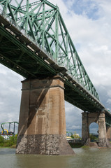 Pont Jacque Cartier in Montreal Canada.  Steel truss cantilever bridge linking Montreal and  Longueuil, Quebec, Canada.