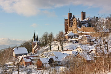 Burg Hanstein in Winterlandschaft (Eichsfeld, Thüringen, Deutschland)