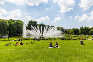 View of the Planten un Blomen Park near the Parksee - obrazy, fototapety, plakaty