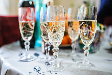 wine glasses in restaurant