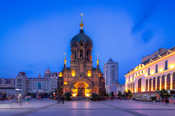 Fototapeta na wymiar famous harbin sophia cathedral at night from square