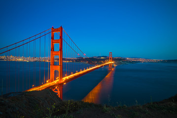 Fototapeta premium Golden Gate Bridge, San Francisco at night, USA