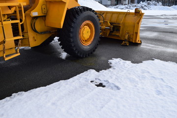 待機中の除雪車