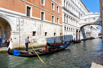 Fototapeta na wymiar The Bridge of Sighs in Venice