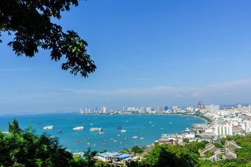 Naklejka premium Landscape of beach and city at viewpoint from Pattaya Thailand