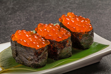 いくらの軍艦巻き　Japanese gourmet genuine finger sushi © norikko