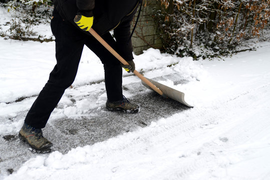 Schnee r&auml;umen