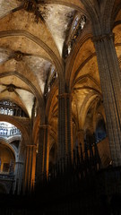 Stare kolumny i sklepienie © Szymon