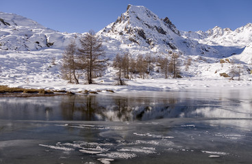 Fototapeta premium lac du Mercantour, vallée des merveilles