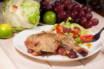 Baked chicken with grapes