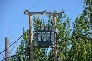 poste de la red eléctrica