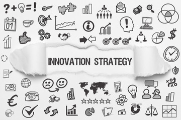 Innovation Strategy / weißes Papier mit Symbole
