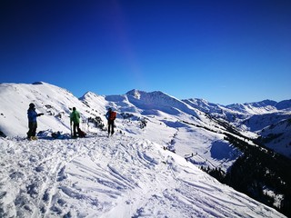 Fototapeta na wymiar Skitouren Geher am Joelspitz Alpbach