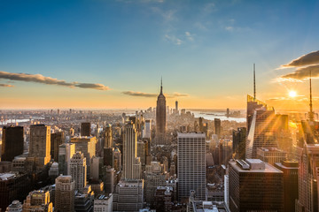 New York City Skyline, bij zonsondergang vanaf Rockefeller Center, Verenigde Staten