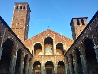 Fototapeta na wymiar Milano, la Basilica di Sant'Ambrogio