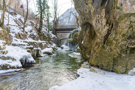 Bigar wtarfall in the winter