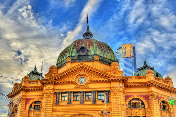 Fototapeta premium Flinders Street railway station, an iconic building of Melbourne, Australia