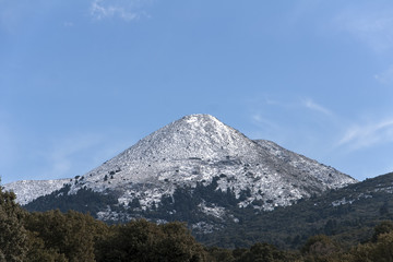 Pico Alcojona en el parque natural de la sierra de las Nieves en la provincia de Málaga, Andalucía
