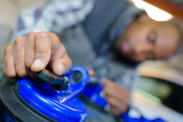 using the suction handle