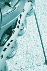 Inline freestyle roller skates