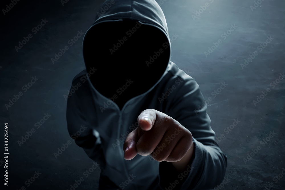 Poster Hacker alone in dark room