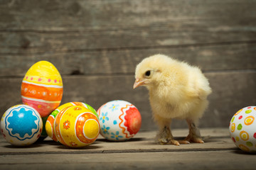 Oeufs de Pâques et poulet