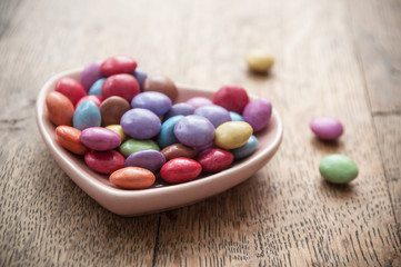 petite bonbons dragéifiés dans un petit coeur