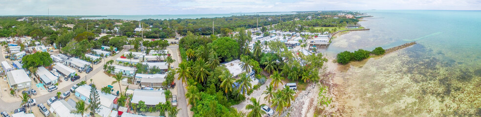 Fototapeta na wymiar Coast of Islamorada, Florida Keys