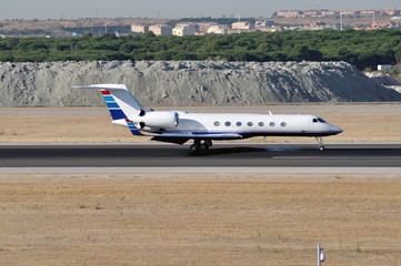 Gulfstream G550 aterrizando
