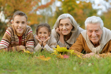 grandchildren with their grandparents 