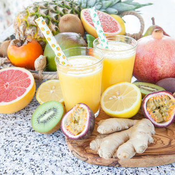 Frisch gepresster Fruchtsaft