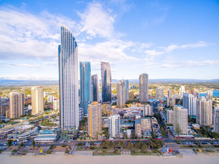 Obraz premium An aerial view of Surfers Paradise in Queensland's Gold Coast in Australia