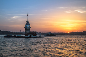 Naklejka premium Maiden tower on sunset background