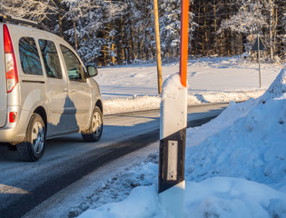 gefährliche Kurve im Winter