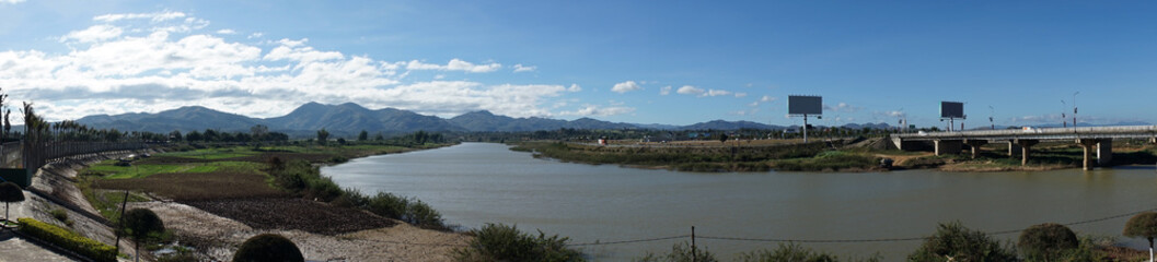 Embankment and Dakbla river